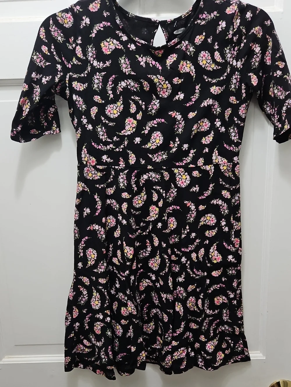 Black Floral Short Sleeve Dress with Pink Accent Old Navy 10/12